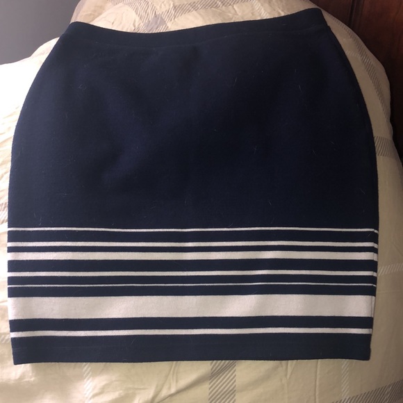☀️ Max Studio- Size M- Navy Blue Skirt - Picture 4 of 4